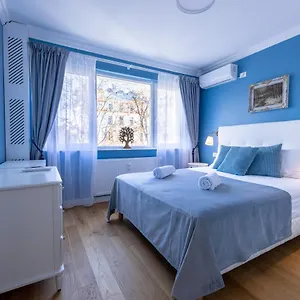 luxury-cosy-apartment-central-unirii-square-old-town.bucharesthotelsnow.com/